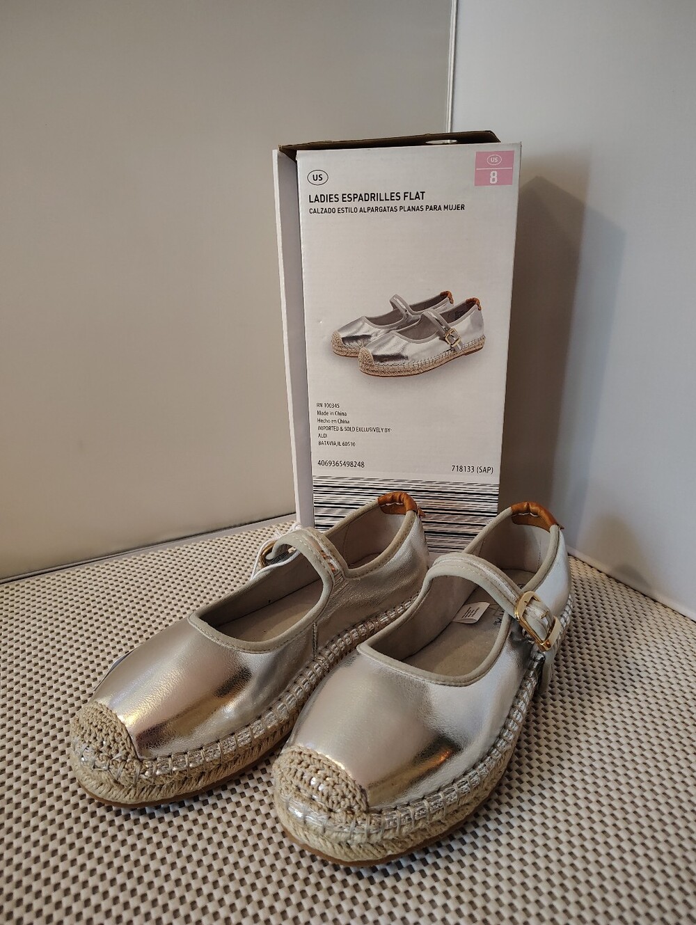 Serra Ladies Size 8 Espadrilles Flat w/Buckle NWT Silver/Tan